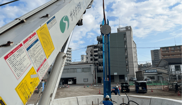 建柱工事の様子